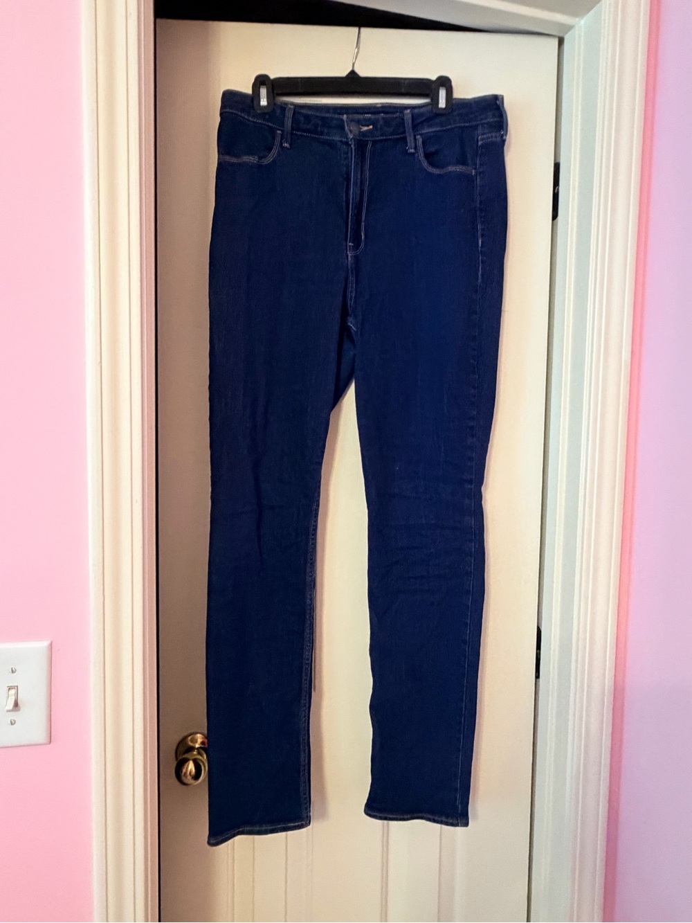 BNWOT Woman’s Old Navy High Rise Wow Straight Ankle Jeans